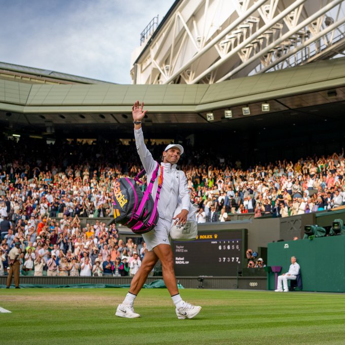 Rafael Nadal se retira de Wimbledon tras desgarre abdominal