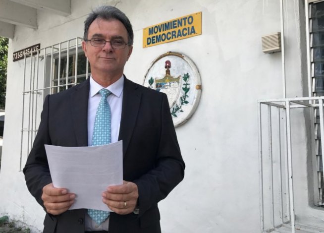 Junta de Comisionados de Miami-Dade aprueba resolución para pedir que otorguen la residencia a Ramón Saúl Sánchez