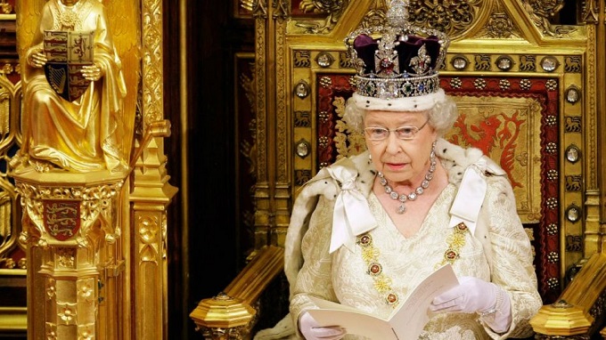 Reina Isabel II continúa convaleciente por el Covid-19