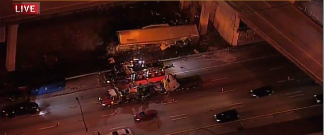 Conductor fue hospitalizado tras caída de un remolque de tractor en la I-95 de Fort Lauderdale