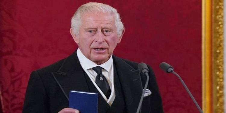 Proclaman a Carlos III como rey de Inglaterra: diputados rinden lealtad