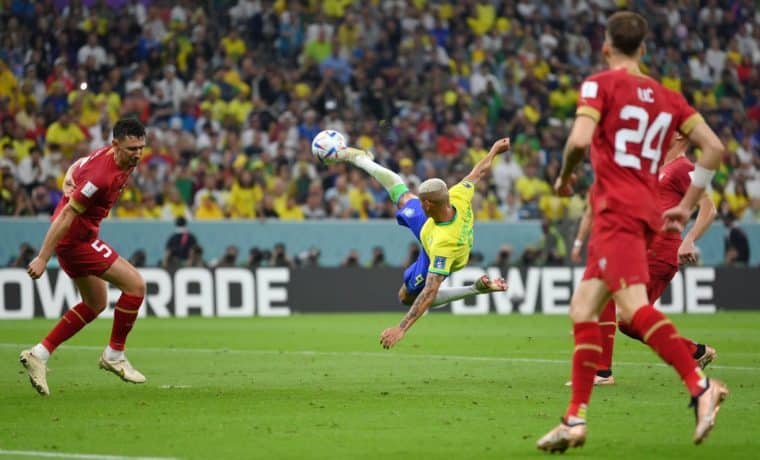El sorprendente golazo de Richarlison con el que selló su doblete para Brasil vs. Serbia