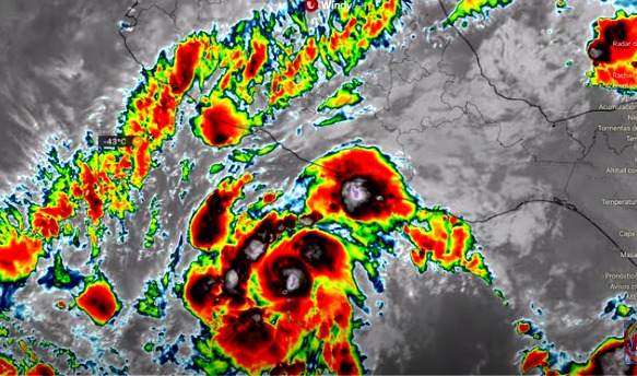 Tormenta tropical Rick amenaza a las costas del Pacífico