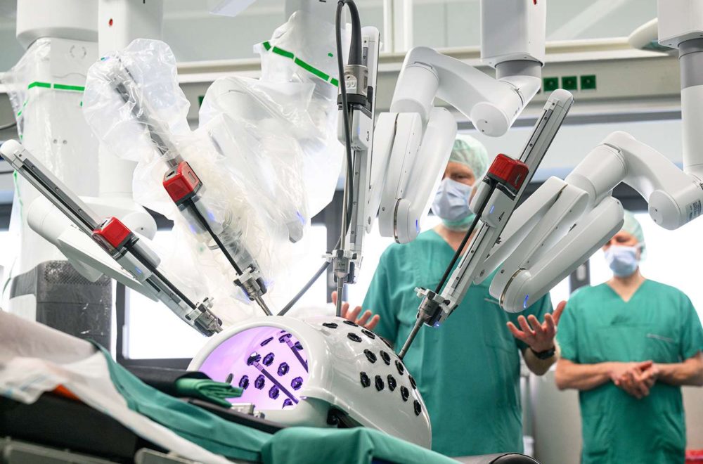 Paciente muere tras complicaciones de operación con robot quirúrgico en Boca Ratón