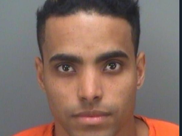 Detuvieron en Florida por voyerismo a hijo de pelotero cubano