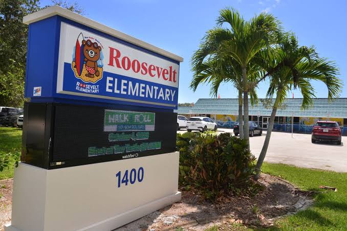 Directora de escuela en Cocoa Beach detenida tras organizar fiesta con menores de edad