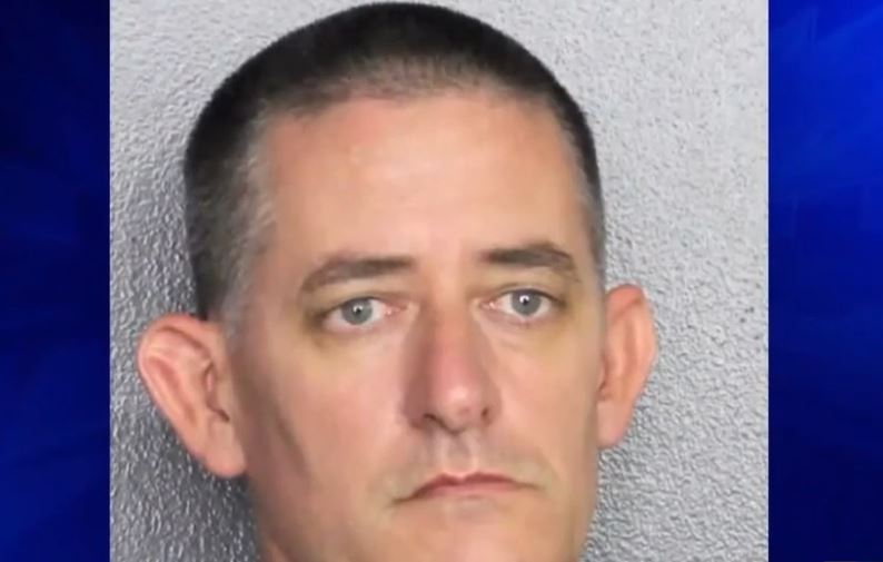 Detienen a bombero de Fort Lauderdale por 11 cargos de pornografía infantil