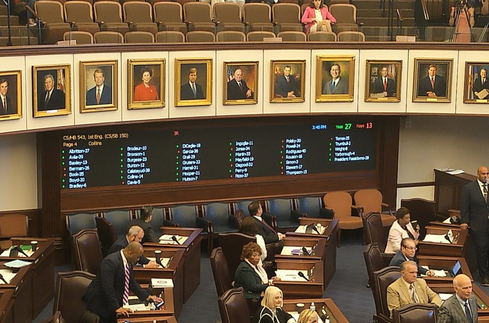 Senado de Florida aprueba ley que prohíbe tratamientos de cambio de sexo en menores