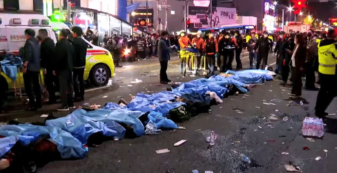 Mortal estampida deja 120 muertos en Seúl tras celebración de Halloween