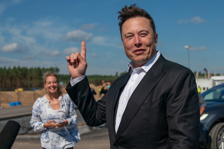 Elon Musk gana US$ 7.200 millones en un día y supera a Bill Gates