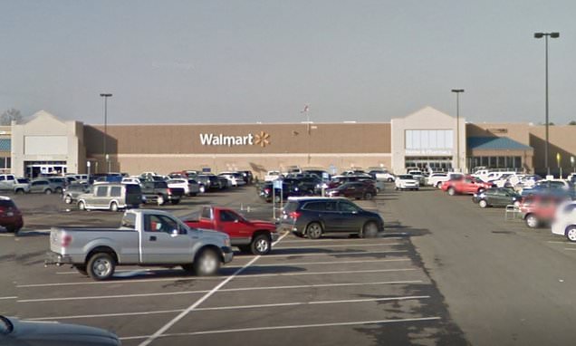 Al menos tres muertos tras un tiroteo en un Walmart en Oklahoma (video)
