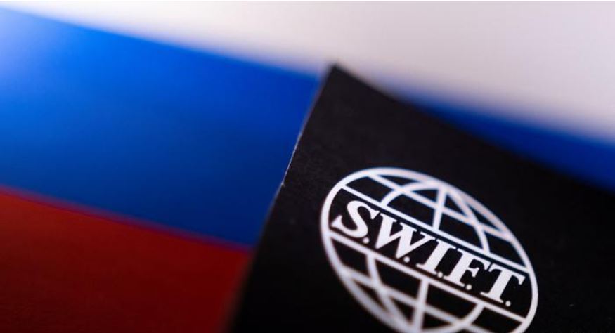 EEUU y UE acuerdan bloqueo de bancos rusos en el sistema SWIFT