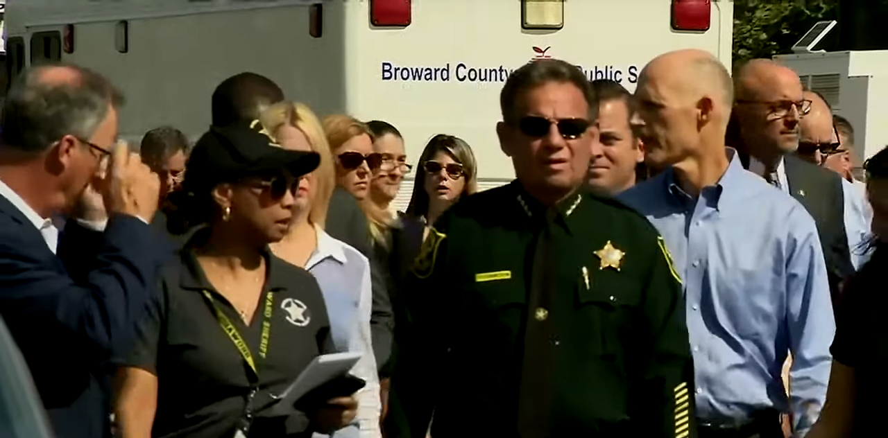 El ex sheriff de Broward presentó una demanda federal contra el gobernador y el senado de Florida