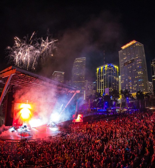 El Ultra Music Festival atrajo a miles de personas a Miami