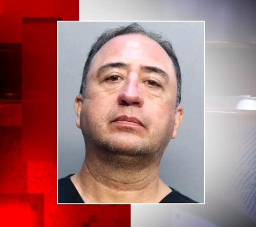 Dueño de un restaurante en Doral acusado de ser acosador sexual de sus empleados