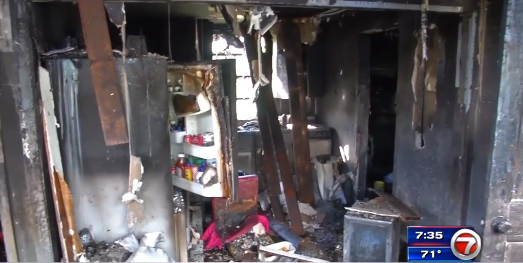 Una familia de Miami-Dade se quedo sin hogar luego de que su casa de incendiara