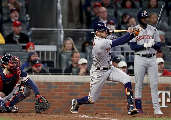 Carlos Correa y los Astros de Houston extendieron la Serie Mundial