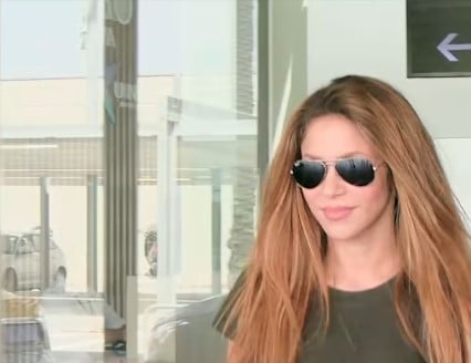 ¡La prensa rosa no perdona! Shakira reacciona de un modo inesperado cuando le preguntaron por Piqué (+VIDEO)
