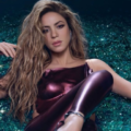 Shakira esquivó con estilo el inapropiado beso de un fanático