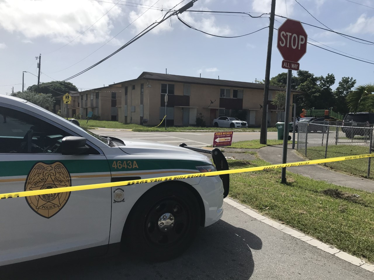 Mujer asesina a tiros a un supuesto intruso que trataba de irrumpir en su casa en Miami-Dade