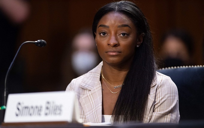 Gimnasta Simone Biles  encabezó demanda contra médico   y piden multimillonaria indemnización