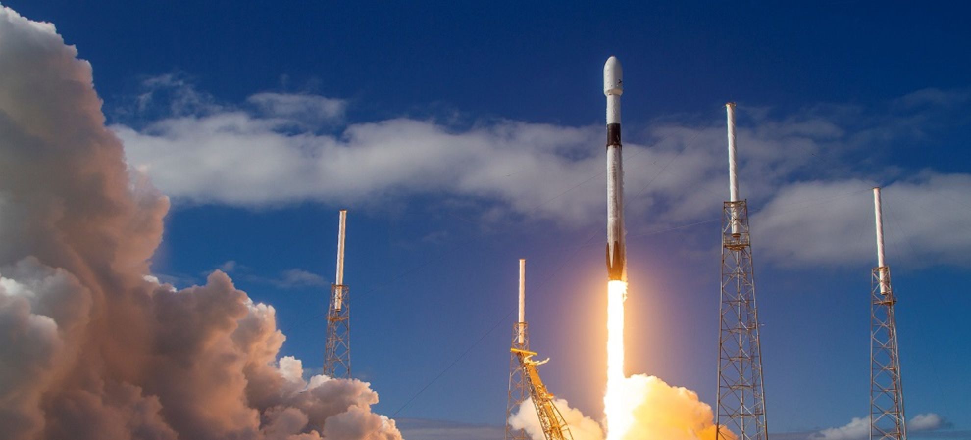 ¡Más cerca del internet de alta velocidad global! SpaceX lanzó 60 nuevos satélites al espacio (Video)