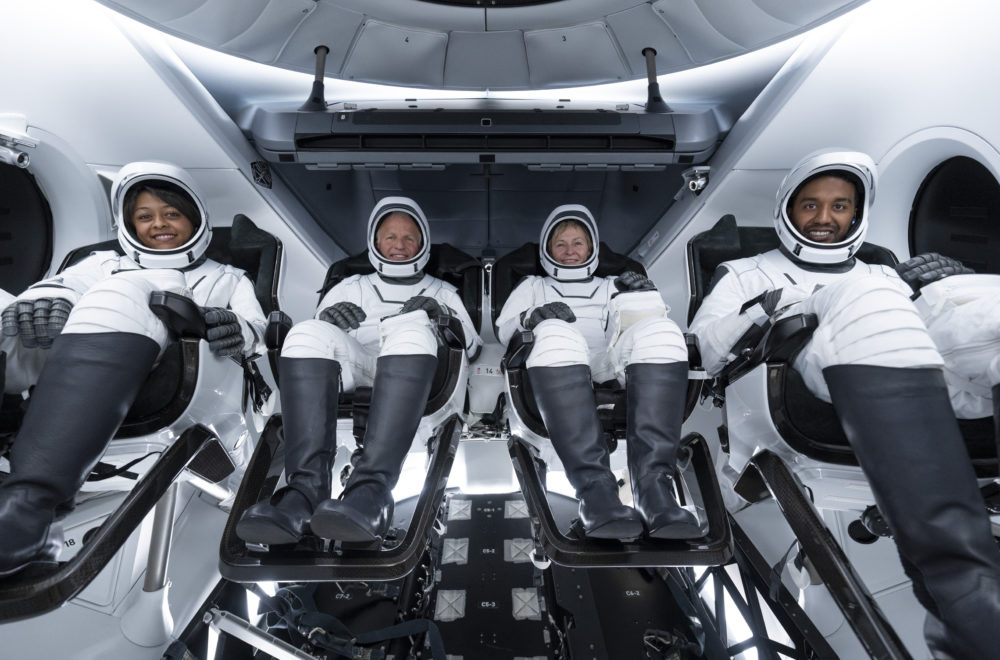 Segunda misión privada de SpaceX llevó tres pasajeros exclusivos a la estación espacial