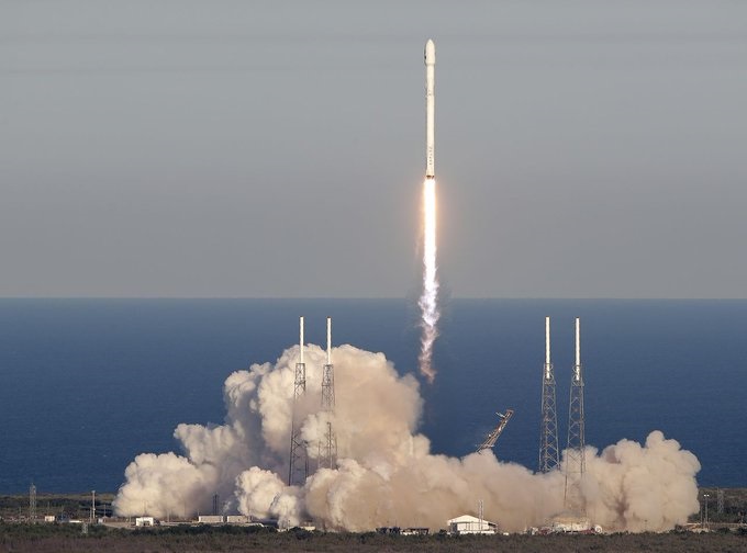 SpaceX lanzará este sábado satélite italiano desde Florida