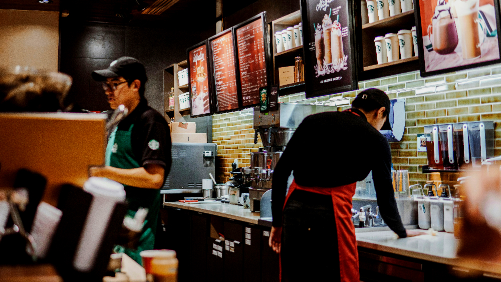 Starbucks se suma a la iniciativa de salud de RFK Jr. y hará cambios en su menú