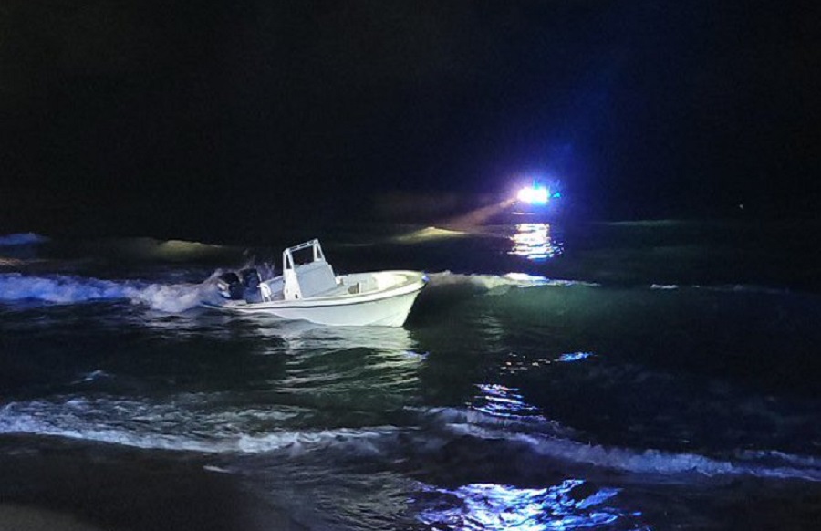 Barco con 15 inmigrantes a bordo se volcó en Sunny Isles Beach