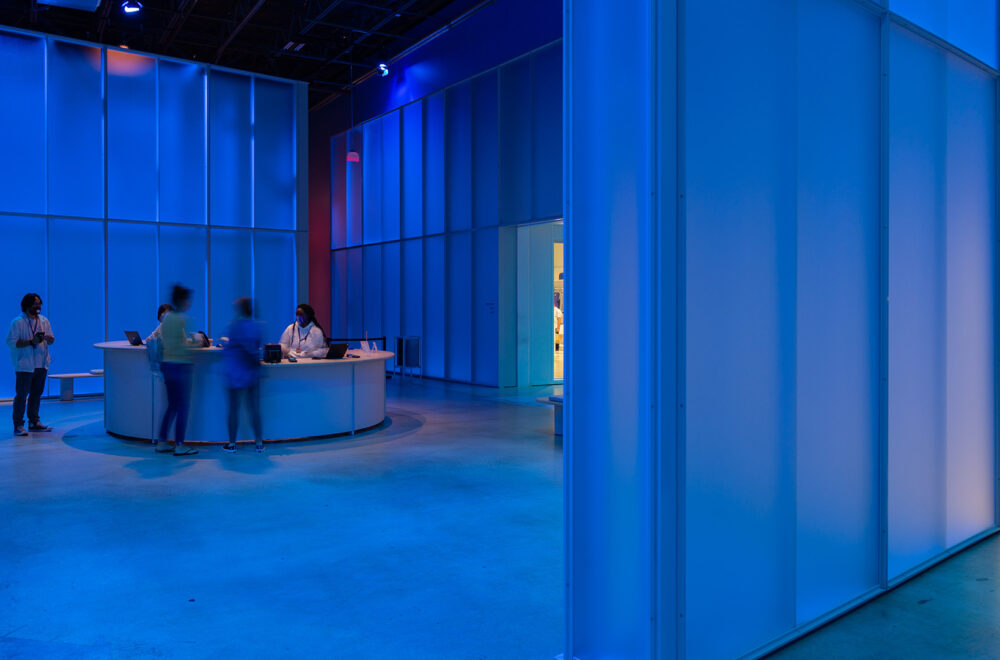 Lightfall debuta en Superblue Miami: una cascada de luz y sonido