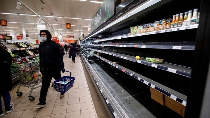 Escasez en supermercados de Miami tras posible paso de la tormenta Ian