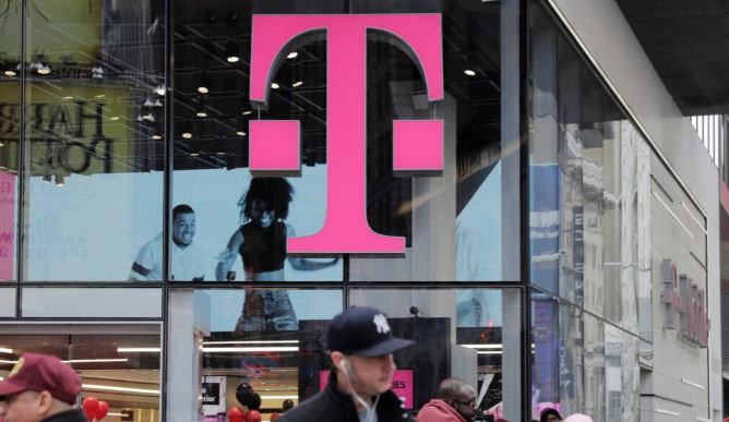 ¿Más problemas? T-Mobile demanda a distrito escolar de Florida por el 5G