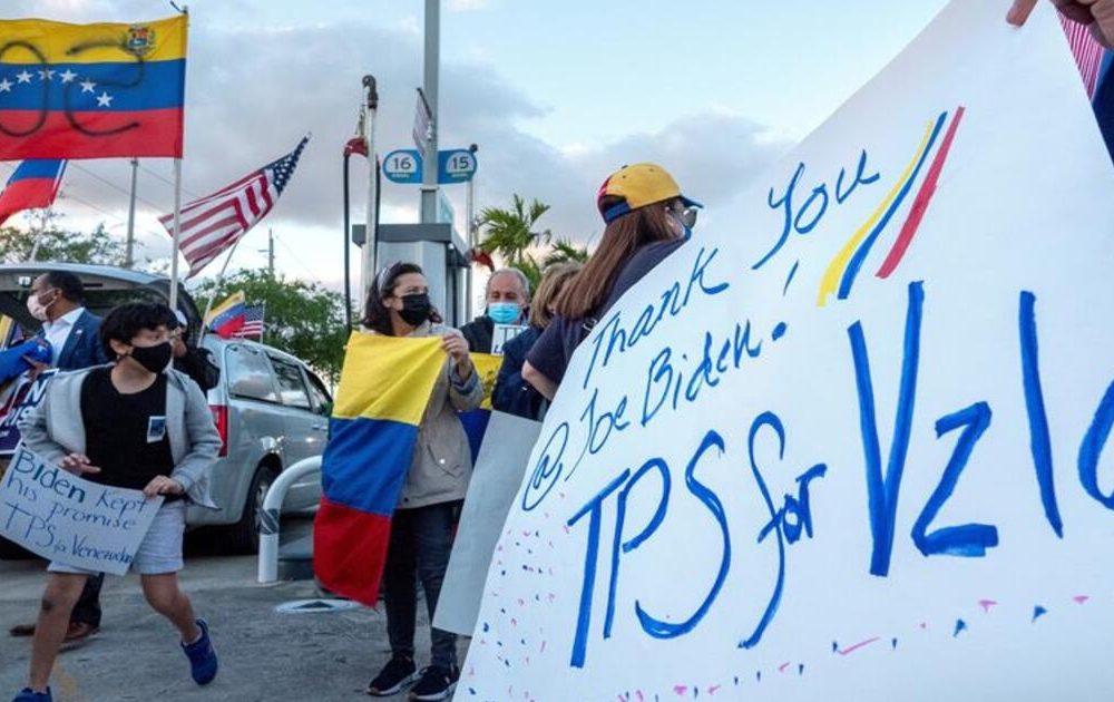 Activistas piden a Biden extender el TPS para migrantes venezolanos y nicaragüenses