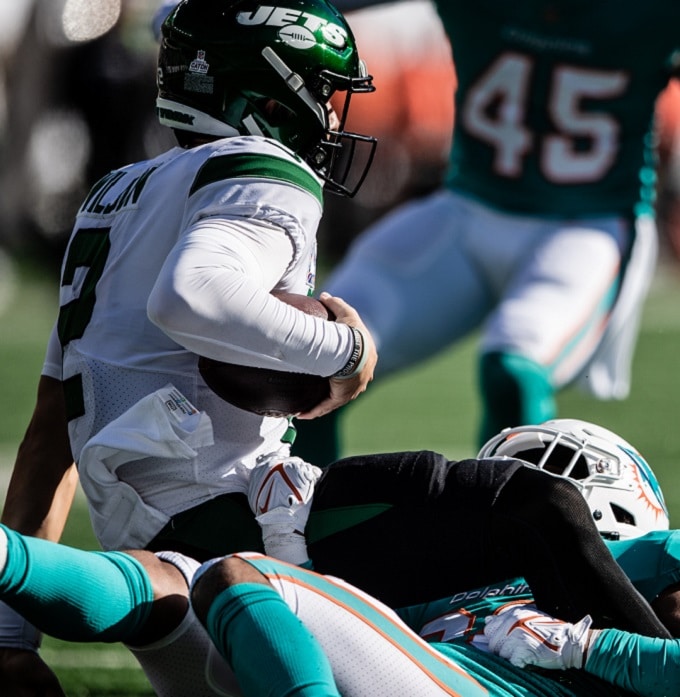 Sustituto de Tua Tagovailoa duró poco tiempo en cancha