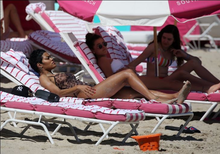 Teyana Taylor mostró su espectacular figura con un diminuto traje de baño en las playas de Miami