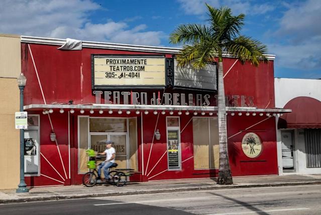 ¿Fin a la cultura? Cierra Teatro 8 en la Pequeña Habana