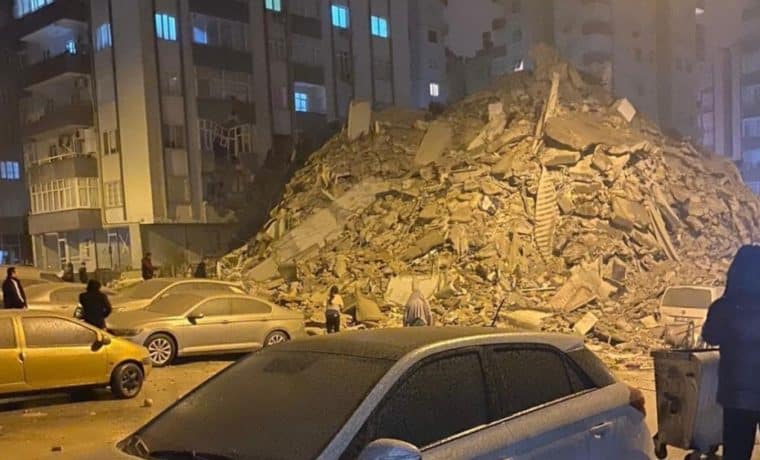 Terremoto de 7,8 en Turquía y Siria deja al menos 30 muertos