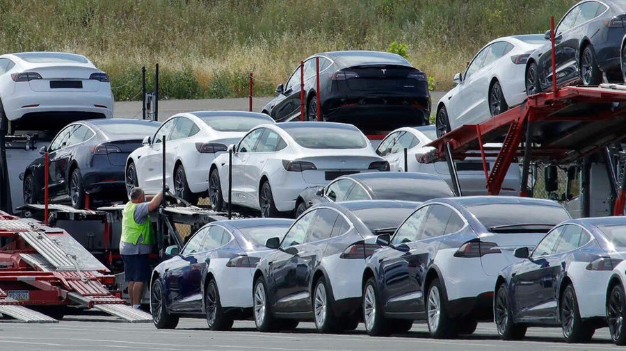 ¡Atención! Piloto automático de Tesla presenta falla y ocasiona accidentes