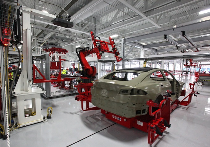 Tesla inauguró su  primera “Gigafábrica”  en un país europeo
