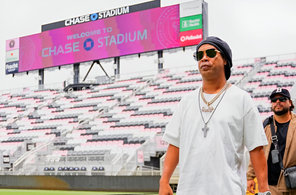 Ronaldinho y Roberto Carlos traen ‘The Beautiful Game’ de vuelta al Chase Stadium