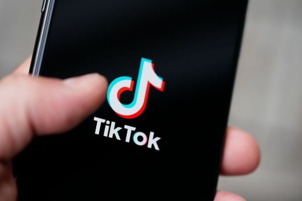 Tik Tok en el ojo del huracán por  publicidad prorrusa