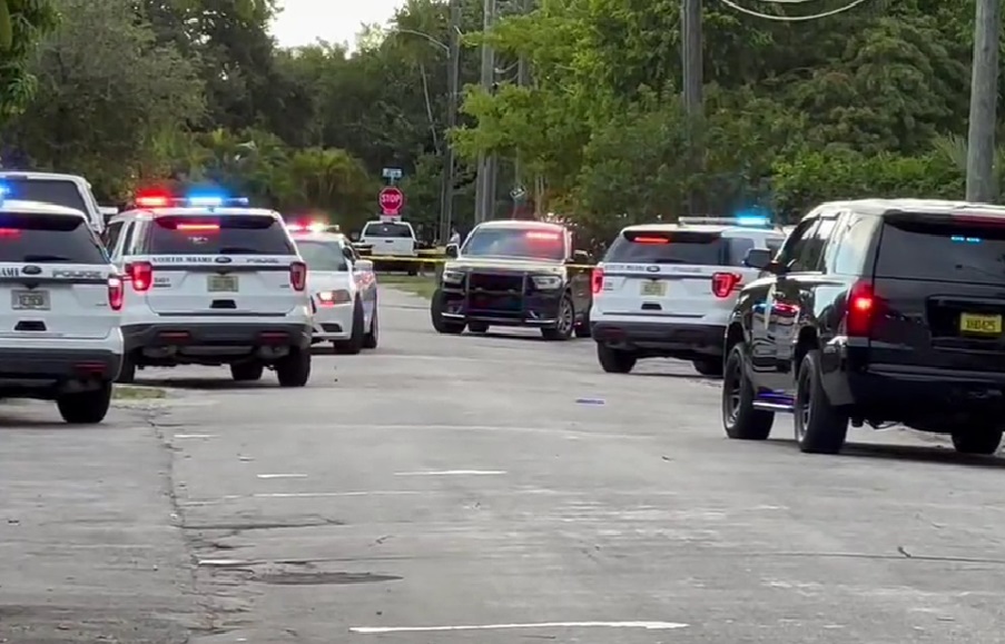 Tiroteo en North Miami ocasiona tres muertos tras supuesta disputa entre vecinos