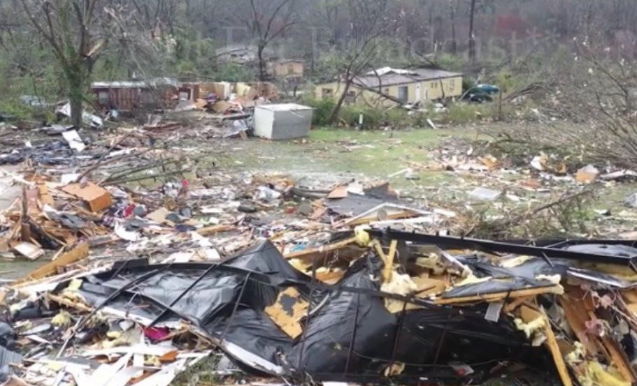 23 muertos tras el impacto de un tornado en Alabama