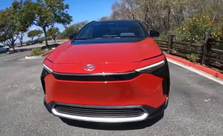 Toyota saca este año su primer auto eléctrico desde 2014