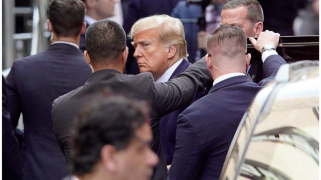 Imputan nuevos cargos contra Trump en caso de documentos clasificados