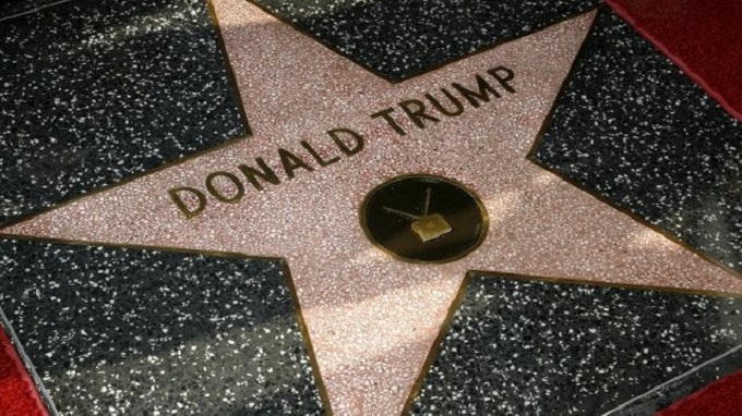 Excremento fue colocado en la estrella de Donal Trump del Paseo de la Fama
