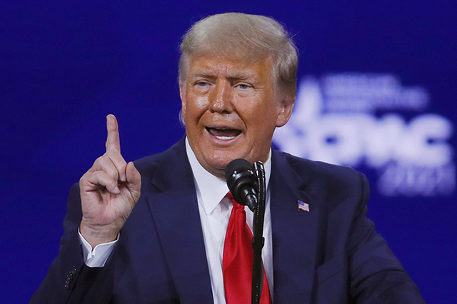 Trump insultó al principal general de EE UU durante discurso en Florida