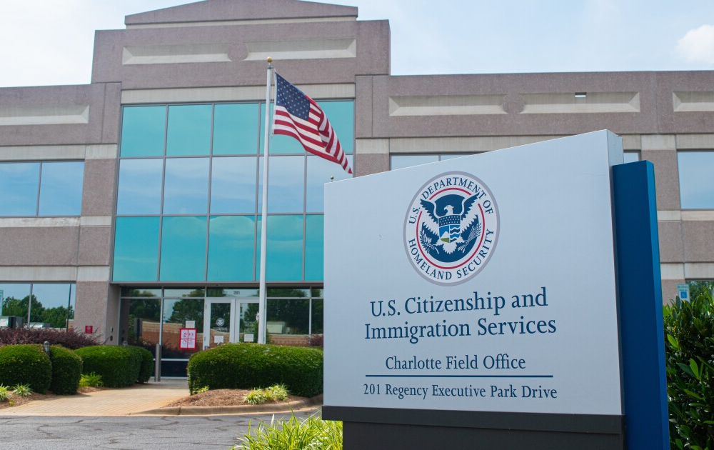 Por orden judicial: USCIS reanuda revisión de casos de parole humanitario
