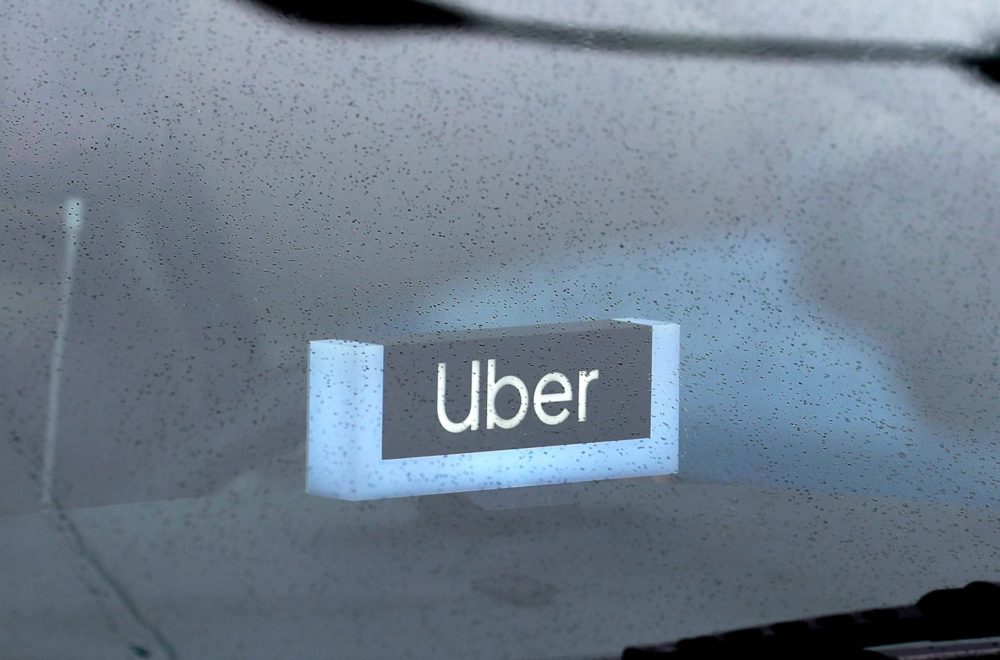 DeSantis anuncia alianza con Uber para viajes gratuitos por huracán Helene